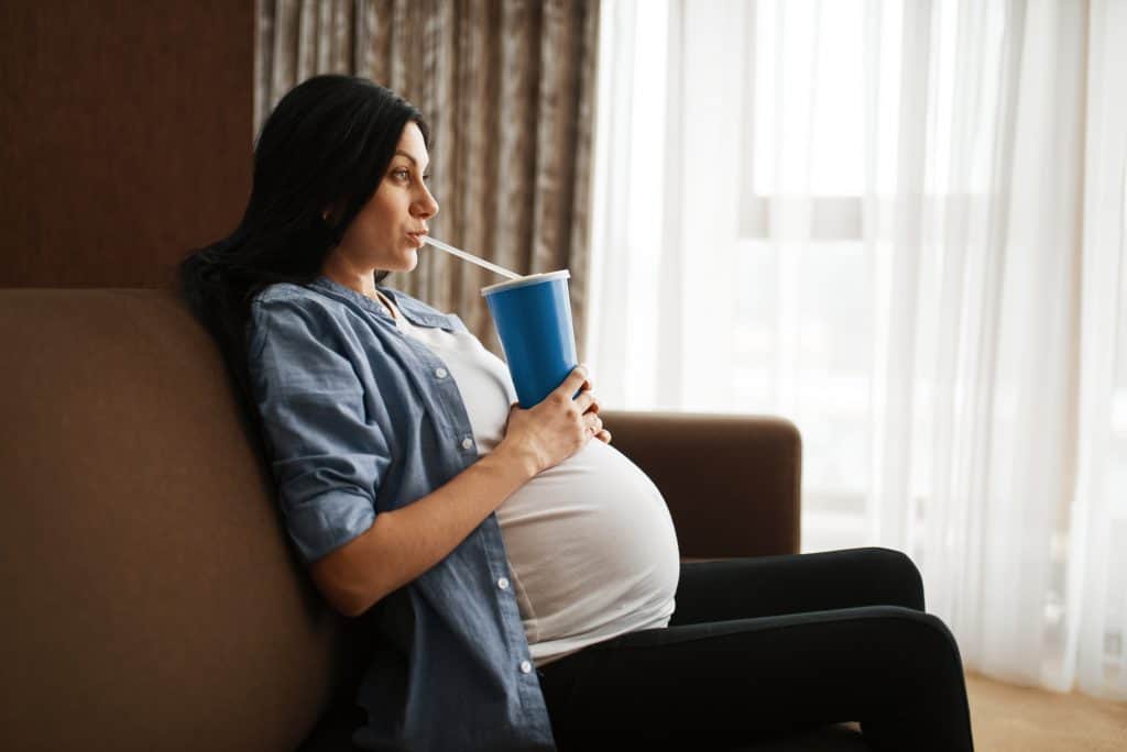 ¿Se puede realizar una abdominoplastia durante el embarazo? ¿Cuántos están a salvo?